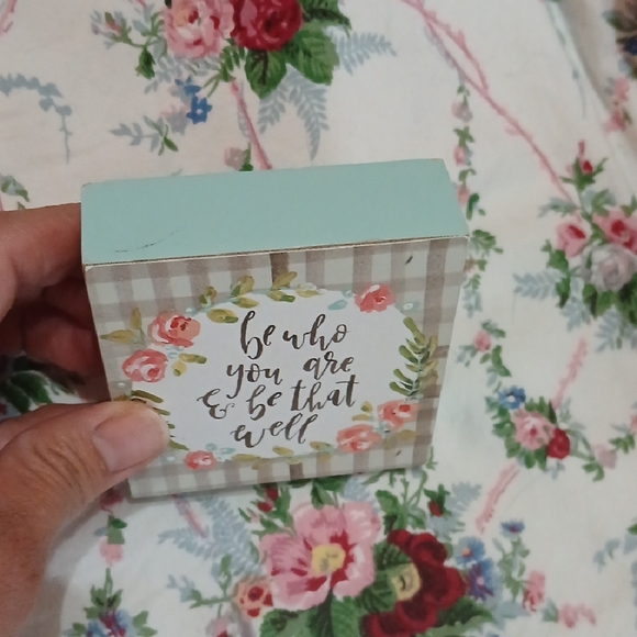 ♡"Be Who You Are" Quote Wood Square♡ - Picture 7 of 11